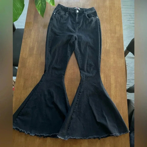 Arula Black Flare Pants Size 10 - Picture 2 of 9